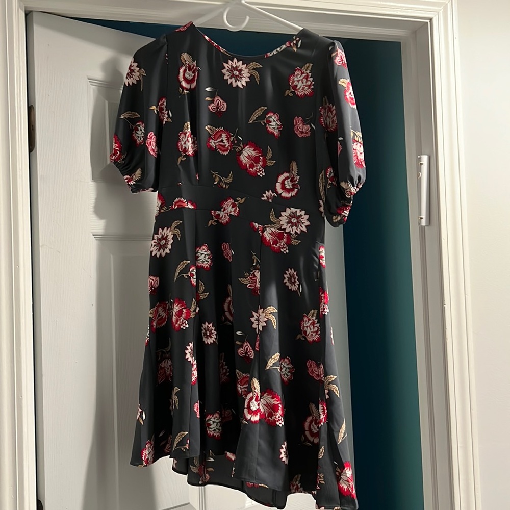 Flowly cute dress worn once